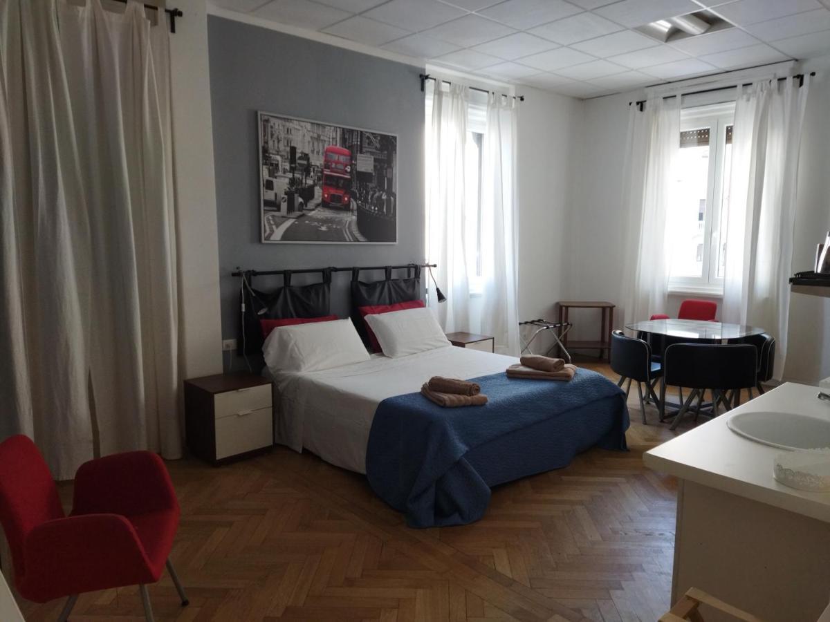 Piazza Goldoni Rooms Триест Екстериор снимка